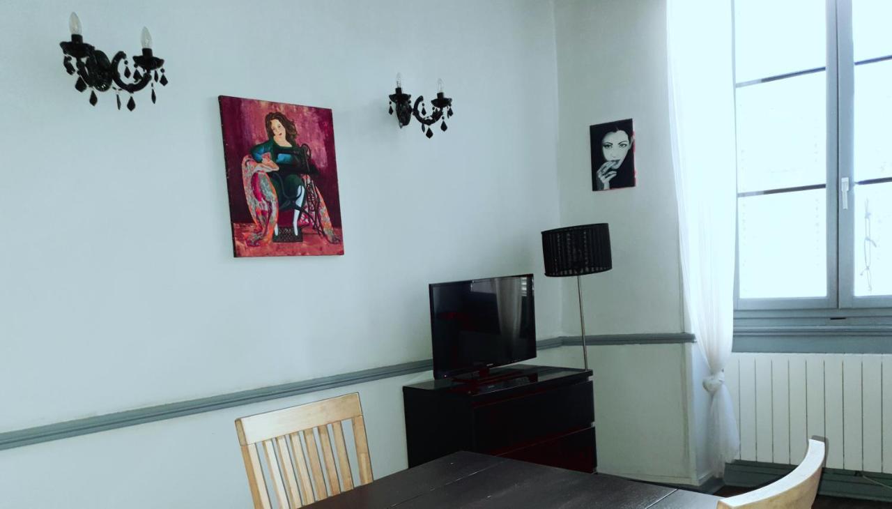 Home Nantua Studio Meubles Ain-Jura エクステリア 写真