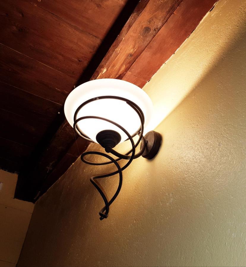 Home Nantua Studio Meubles Ain-Jura エクステリア 写真