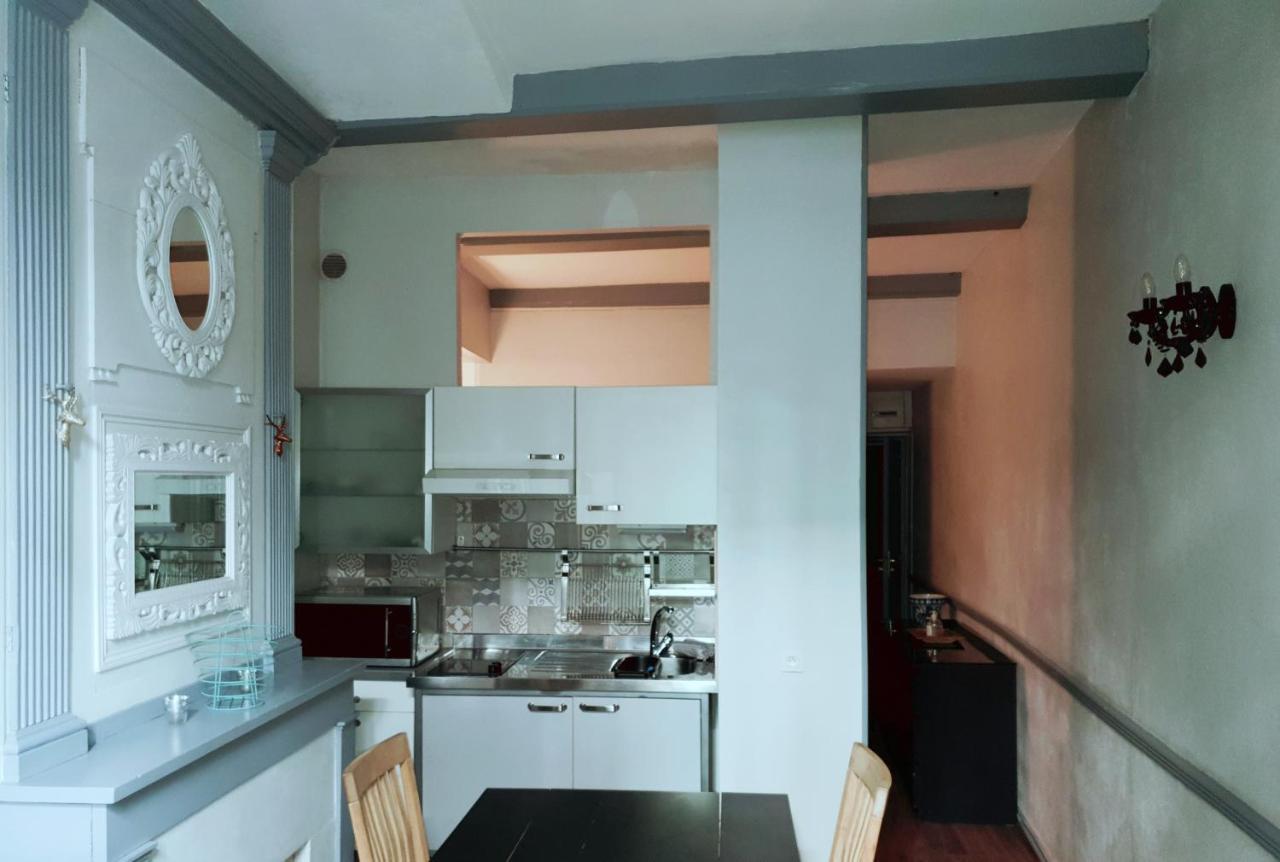 Home Nantua Studio Meubles Ain-Jura エクステリア 写真
